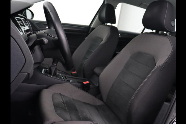 Volkswagen Golf 1.5 TSI Comfortline Business | Trekhaak | Stoelverwarming | Massage | Carplay | Navigatie | Parkeerhulp | Adaptive cruise | Climate control | LED | Bluetooth