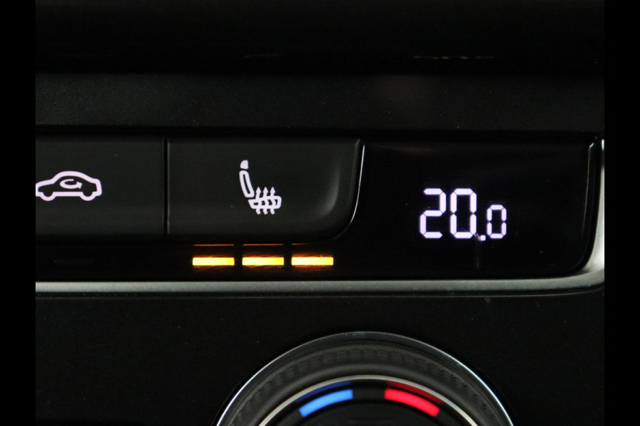 Volkswagen Golf 1.5 TSI Comfortline Business | Trekhaak | Stoelverwarming | Massage | Carplay | Navigatie | Parkeerhulp | Adaptive cruise | Climate control | LED | Bluetooth