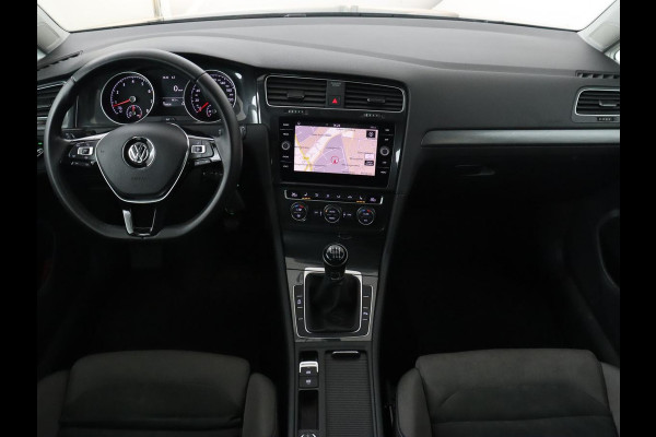 Volkswagen Golf 1.5 TSI Comfortline Business | Trekhaak | Stoelverwarming | Massage | Carplay | Navigatie | Parkeerhulp | Adaptive cruise | Climate control | LED | Bluetooth