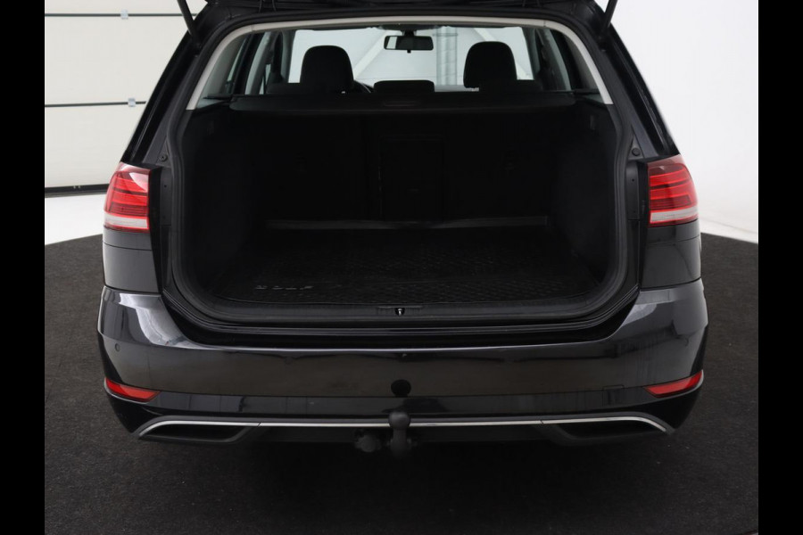 Volkswagen Golf 1.5 TSI Comfortline Business | Trekhaak | Stoelverwarming | Massage | Carplay | Navigatie | Parkeerhulp | Adaptive cruise | Climate control | LED | Bluetooth