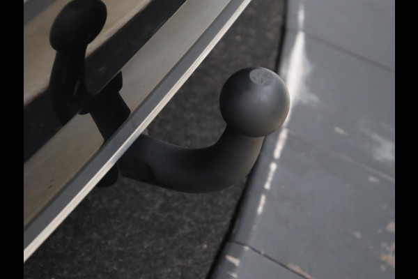 Volkswagen Golf 1.5 TSI Comfortline Business | Trekhaak | Stoelverwarming | Massage | Carplay | Navigatie | Parkeerhulp | Adaptive cruise | Climate control | LED | Bluetooth