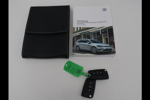 Volkswagen Golf 1.5 TSI Comfortline Business | Trekhaak | Stoelverwarming | Massage | Carplay | Navigatie | Parkeerhulp | Adaptive cruise | Climate control | LED | Bluetooth