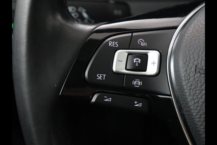 Volkswagen Golf 1.5 TSI Comfortline Business | Trekhaak | Stoelverwarming | Massage | Carplay | Navigatie | Parkeerhulp | Adaptive cruise | Climate control | LED | Bluetooth