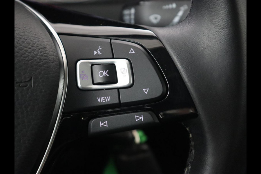 Volkswagen Golf 1.5 TSI Comfortline Business | Trekhaak | Stoelverwarming | Massage | Carplay | Navigatie | Parkeerhulp | Adaptive cruise | Climate control | LED | Bluetooth