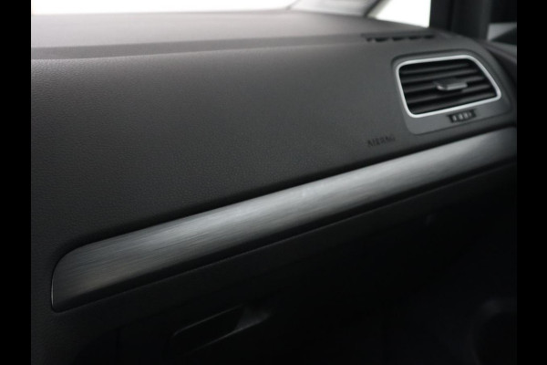 Volkswagen Golf 1.5 TSI Comfortline Business | Trekhaak | Stoelverwarming | Massage | Carplay | Navigatie | Parkeerhulp | Adaptive cruise | Climate control | LED | Bluetooth