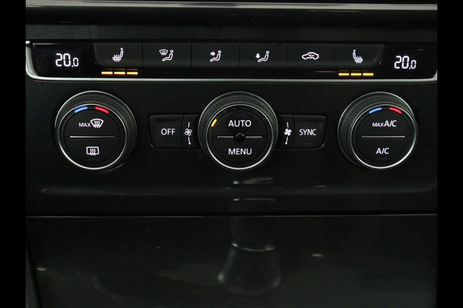 Volkswagen Golf 1.5 TSI Comfortline Business | Trekhaak | Stoelverwarming | Massage | Carplay | Navigatie | Parkeerhulp | Adaptive cruise | Climate control | LED | Bluetooth