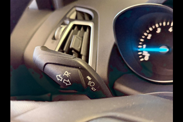 Ford Kuga 1.5 EcoBoost Titanium TREKHAAK NAVIGATIE CAMERA KEYLESS-GO CRUISE PDC AIRCO START/STOP BLUETOOTH