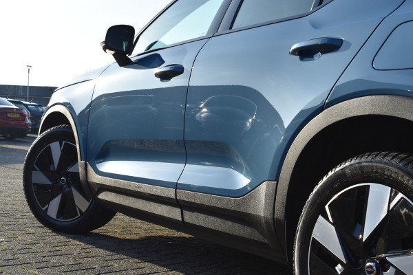 Volvo XC40 Extended Range 252PK Plus 82 kWh | ACC | Camera | Blis | 19"LMV | All seasons | Stoel-Stuurverwarming