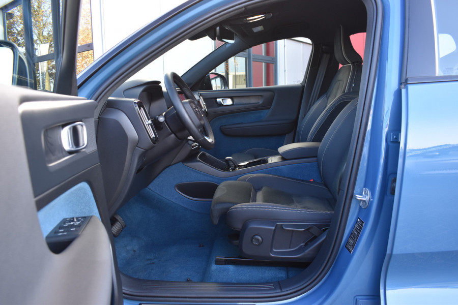 Volvo XC40 Extended Range 252PK Plus 82 kWh | ACC | Camera | Blis | 19"LMV | All seasons | Stoel-Stuurverwarming