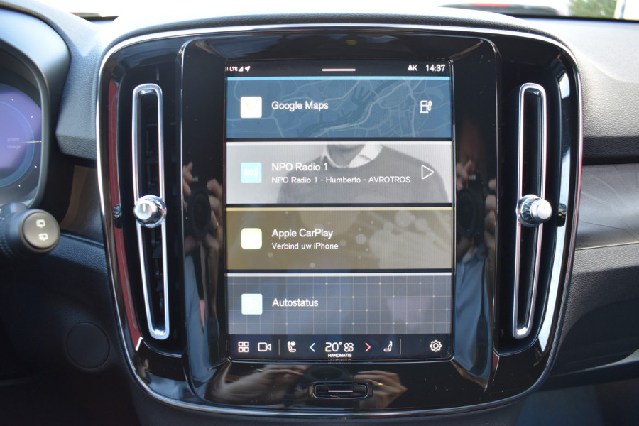 Volvo XC40 Extended Range 252PK Plus 82 kWh | ACC | Camera | Blis | 19"LMV | All seasons | Stoel-Stuurverwarming