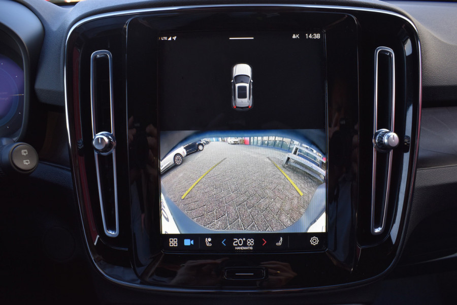 Volvo XC40 Extended Range 252PK Plus 82 kWh | ACC | Camera | Blis | 19"LMV | All seasons | Stoel-Stuurverwarming