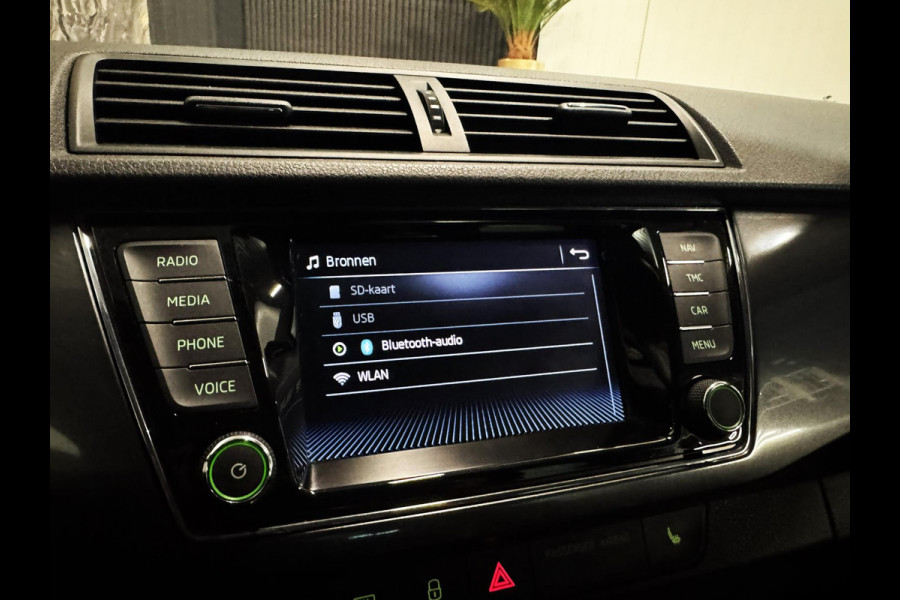 Škoda Fabia Combi 1.0 TSI Business Edition|KEYLESS|FRONT ASS|STOELVERWARMING|BOMVOL
