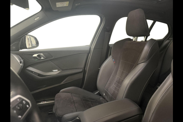 BMW 1-serie 120 | M-Sport Pro Harman/Kardon | Hud| Carplay & Android Auto|Pano| Trekhaak | Shadow Line | Cruise|Incl Btw