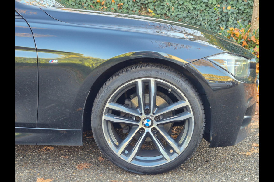 BMW 3 Serie Touring F31 320i M Sport X-drive Trekhaak Apple CarPlay dig.dash 19inch 320i xDrive M Sport Edition