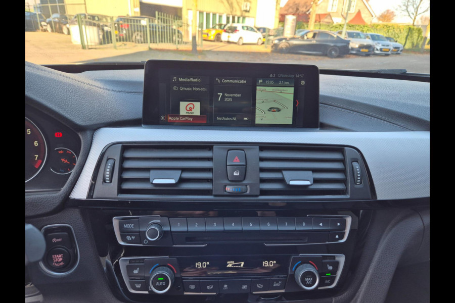 BMW 3 Serie Touring F31 320i M Sport X-drive Trekhaak Apple CarPlay dig.dash 19inch 320i xDrive M Sport Edition