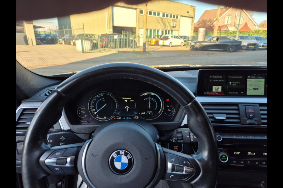 BMW 3 Serie Touring F31 320i M Sport X-drive Trekhaak Apple CarPlay dig.dash 19inch 320i xDrive M Sport Edition