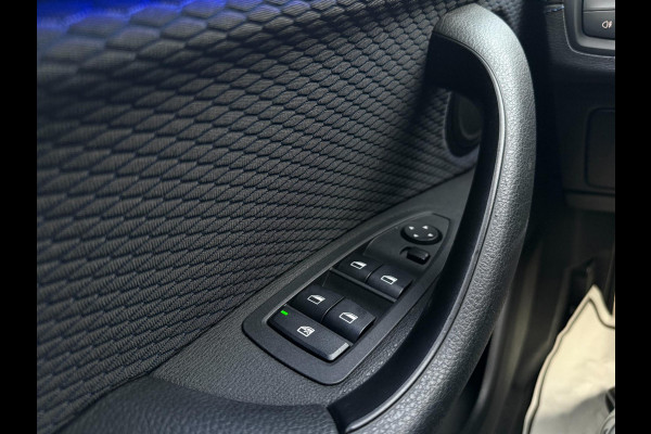 BMW X2 SDrive18i M-Pakket High Exec Full M Sportief Design LED 19” M-Velgen M-Alcantara Navi Camera PDC V+A