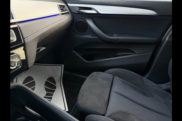 BMW X2 SDrive18i M-Pakket High Exec Full M Sportief Design LED 19” M-Velgen M-Alcantara Navi Camera PDC V+A