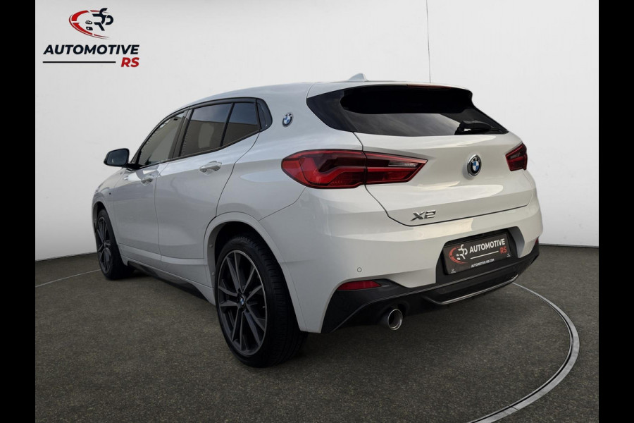 BMW X2 SDrive18i M-Pakket High Exec Full M Sportief Design LED 19” M-Velgen M-Alcantara Navi Camera PDC V+A