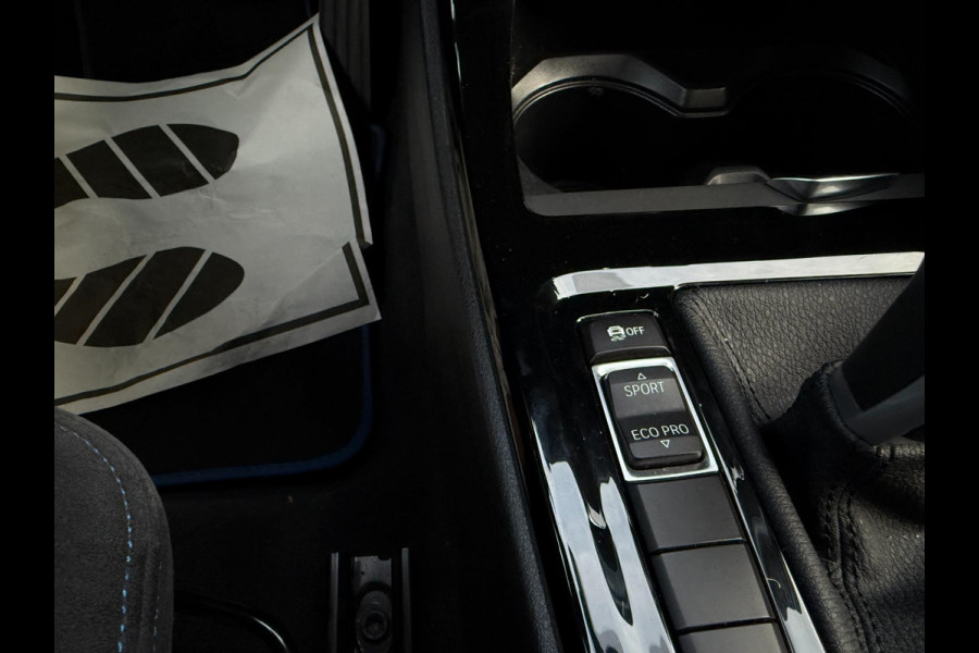 BMW X2 SDrive18i M-Pakket High Exec Full M Sportief Design LED 19” M-Velgen M-Alcantara Navi Camera PDC V+A