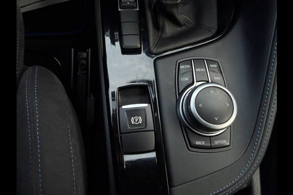 BMW X2 SDrive18i M-Pakket High Exec Full M Sportief Design LED 19” M-Velgen M-Alcantara Navi Camera PDC V+A