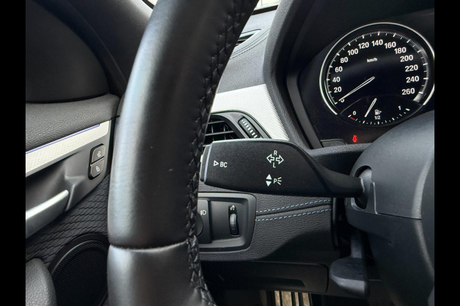 BMW X2 SDrive18i M-Pakket High Exec Full M Sportief Design LED 19” M-Velgen M-Alcantara Navi Camera PDC V+A