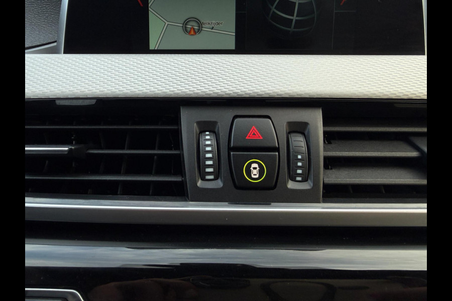 BMW X2 SDrive18i M-Pakket High Exec Full M Sportief Design LED 19” M-Velgen M-Alcantara Navi Camera PDC V+A