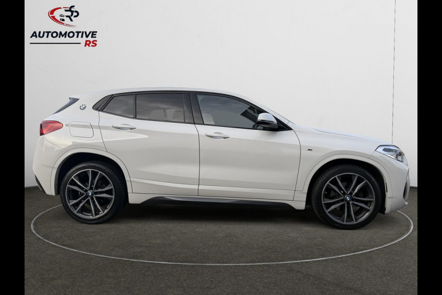 BMW X2 SDrive18i M-Pakket High Exec Full M Sportief Design LED 19” M-Velgen M-Alcantara Navi Camera PDC V+A