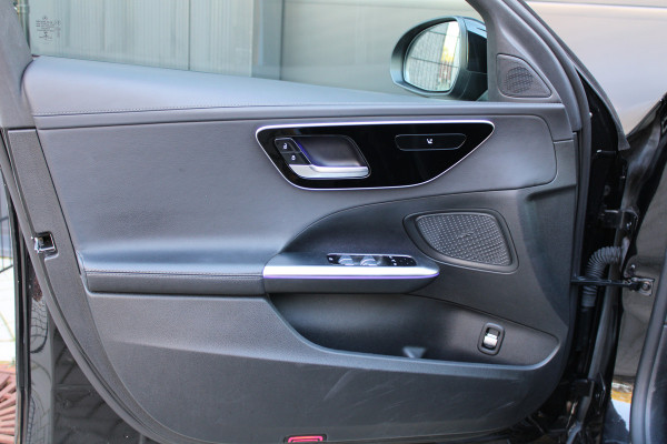 Mercedes-Benz C-Klasse 200 AMG Line | PANO | SFEER | CARPLAY | STOELVERWARMING | 19 INCH |