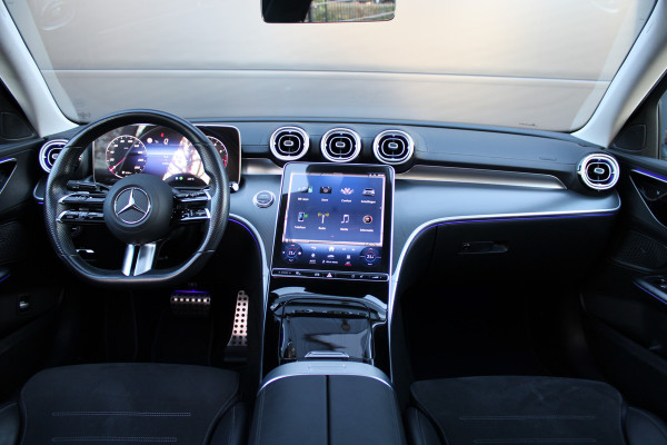 Mercedes-Benz C-Klasse 200 AMG Line | PANO | SFEER | CARPLAY | STOELVERWARMING | 19 INCH |