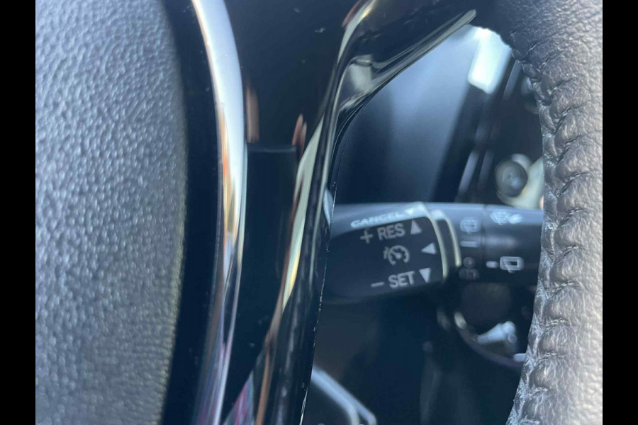 Peugeot 108 1.0 e-VTi Allure / navigatie