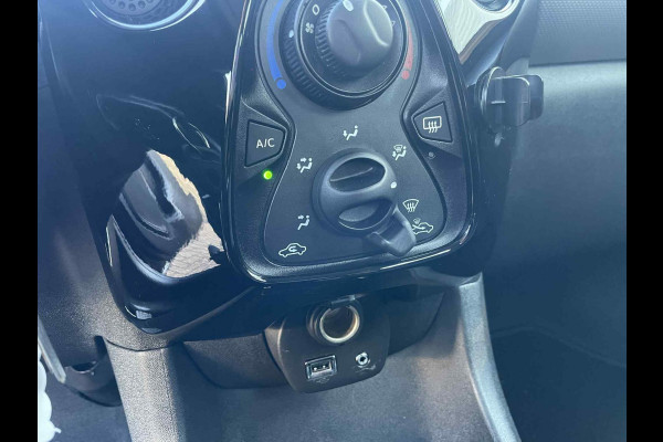 Peugeot 108 1.0 e-VTi Allure / navigatie