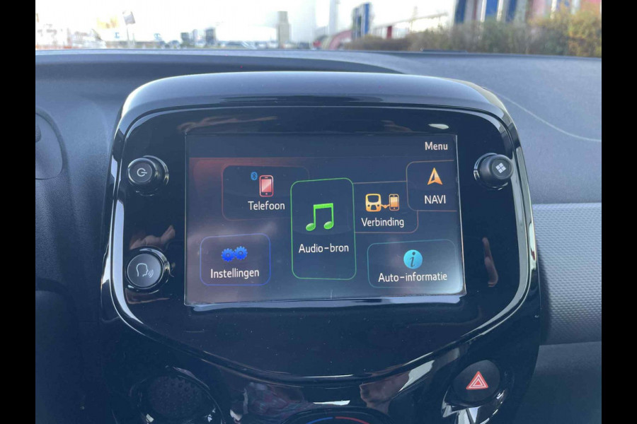 Peugeot 108 1.0 e-VTi Allure / navigatie