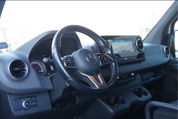 Mercedes-Benz Sprinter 319 3.0 CDI V6 L2H1 AUT. LED, 3.5T TREKHAAK, LUCHTVERING, ADAPT. CRUISE, 360 CAMERA, MBUX 10'', STOELVERWARMING, STANDKACHEL, VO