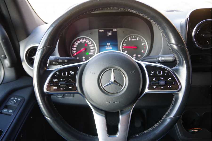 Mercedes-Benz Sprinter 319 3.0 CDI V6 L2H1 AUT. LED, 3.5T TREKHAAK, LUCHTVERING, ADAPT. CRUISE, 360 CAMERA, MBUX 10'', STOELVERWARMING, STANDKACHEL, VO