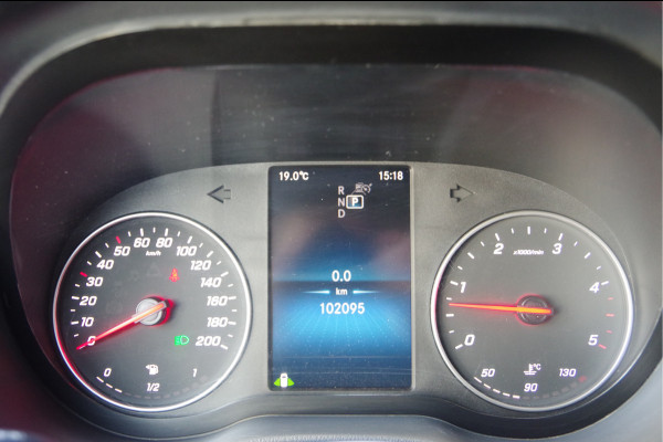 Mercedes-Benz Sprinter 319 3.0 CDI V6 L2H1 AUT. LED, 3.5T TREKHAAK, LUCHTVERING, ADAPT. CRUISE, 360 CAMERA, MBUX 10'', STOELVERWARMING, STANDKACHEL, VO