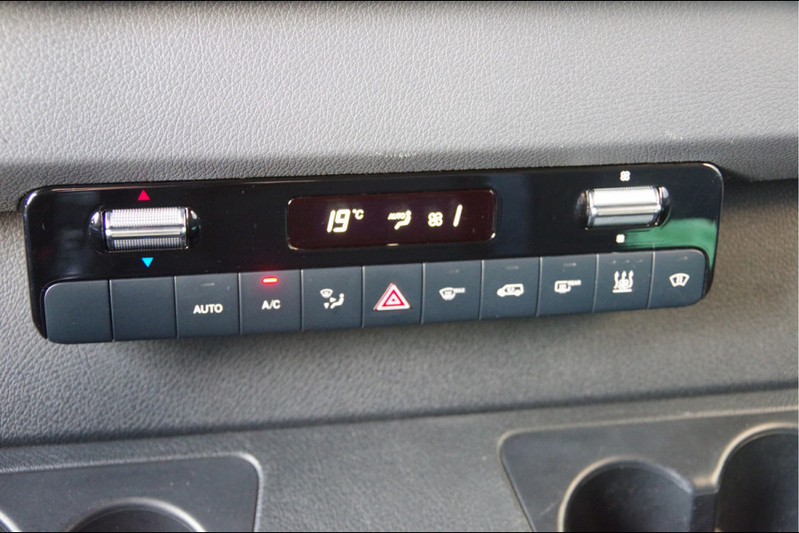 Mercedes-Benz Sprinter 319 3.0 CDI V6 L2H1 AUT. LED, 3.5T TREKHAAK, LUCHTVERING, ADAPT. CRUISE, 360 CAMERA, MBUX 10'', STOELVERWARMING, STANDKACHEL, VO