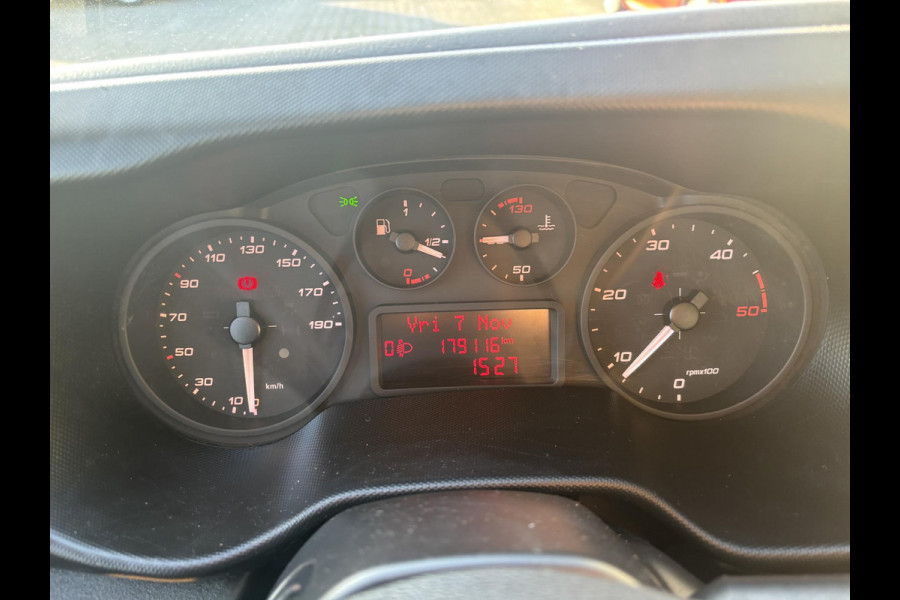 Iveco Daily 35C14 2.3 *A/C*NAVI*HAAK*PICK-UP*LAADKLEP*3500KG*