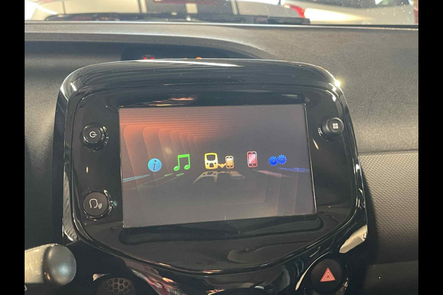 Peugeot 108 1.0 e-VTi Allure / navigatie