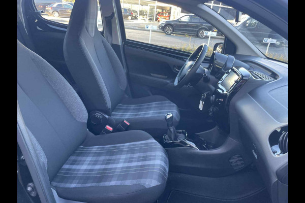 Peugeot 108 1.0 e-VTi Allure / navigatie