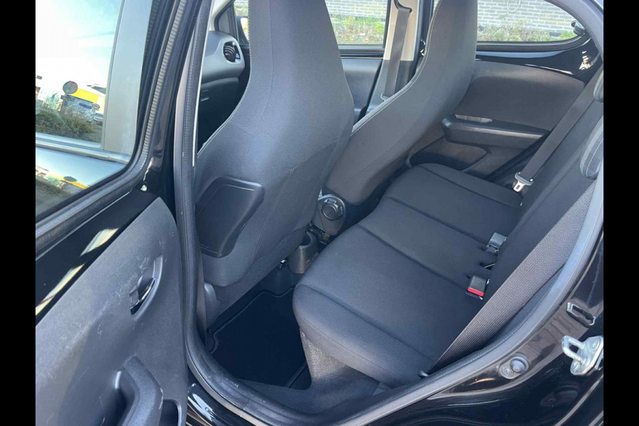 Peugeot 108 1.0 e-VTi Allure / navigatie