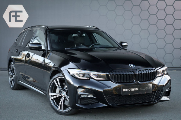 BMW 3 Serie Touring 330e M-SPORT | STOELVERWARMING | CRUISE CONTROL | ACHTERUITRIJCAMERA | APPLE CARPLAY | SFEERVERLICHTING | ORIGINEEL NEDE