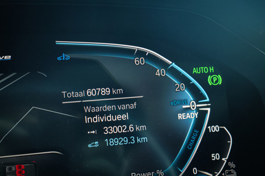 BMW 3 Serie Touring 330e M-SPORT | STOELVERWARMING | CRUISE CONTROL | ACHTERUITRIJCAMERA | APPLE CARPLAY | SFEERVERLICHTING | ORIGINEEL NEDE