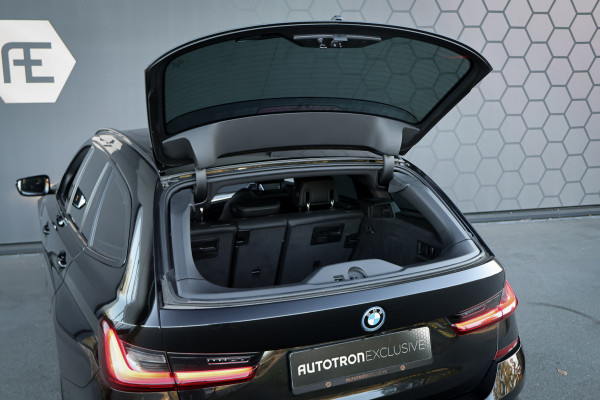 BMW 3 Serie Touring 330e M-SPORT | STOELVERWARMING | CRUISE CONTROL | ACHTERUITRIJCAMERA | APPLE CARPLAY | SFEERVERLICHTING | ORIGINEEL NEDE