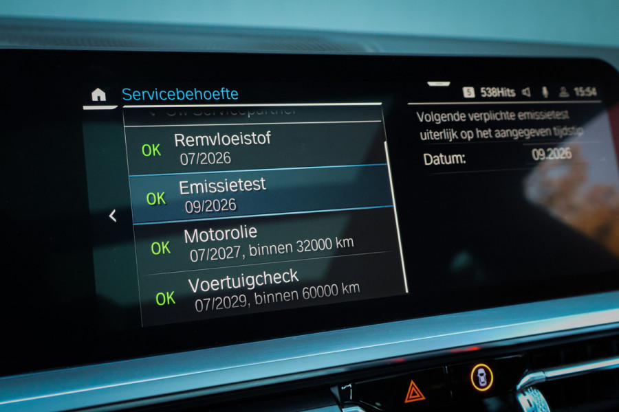 BMW 3 Serie Touring 330e M-SPORT | STOELVERWARMING | CRUISE CONTROL | ACHTERUITRIJCAMERA | APPLE CARPLAY | SFEERVERLICHTING | ORIGINEEL NEDE