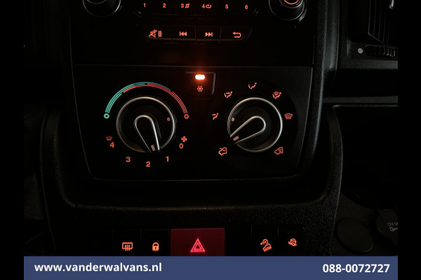 Peugeot Boxer 2.2 BlueHDi 141pk Bakwagen Laadklep Euro6 Airco | Cruisecontrol | 955kg laadvermogen Bijrijdersbank