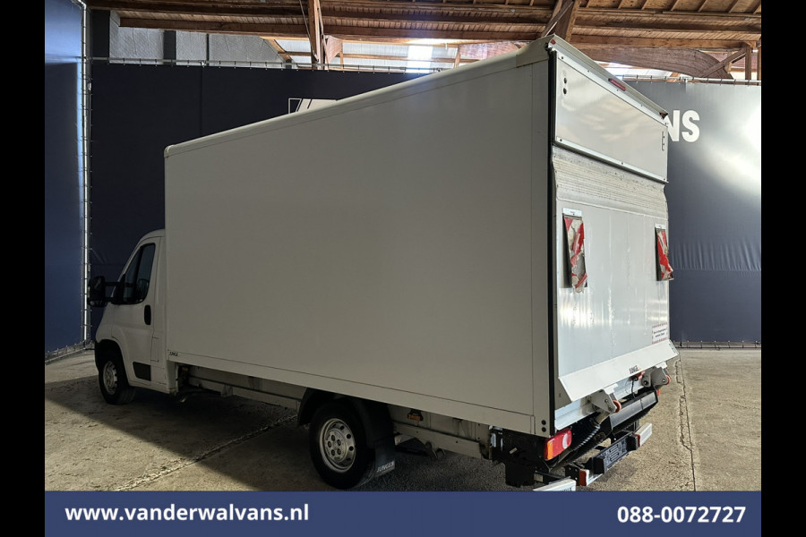 Peugeot Boxer 2.2 BlueHDi 141pk Bakwagen Laadklep Euro6 Airco | Cruisecontrol | 955kg laadvermogen Bijrijdersbank