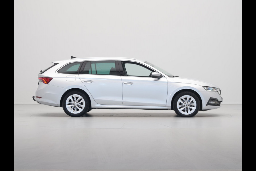 Škoda Octavia Combi 1.5 TSI 150pk First Edition Navigatie Stoelverwarming Acc Led ARGON