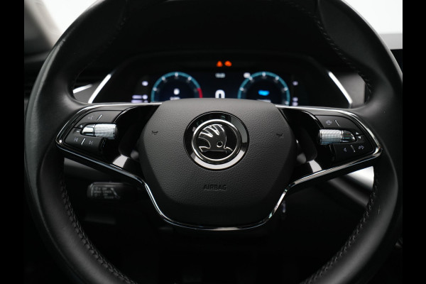 Škoda Octavia Combi 1.5 TSI 150pk First Edition Navigatie Stoelverwarming Acc Led ARGON