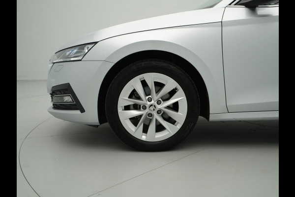 Škoda Octavia Combi 1.5 TSI 150pk First Edition Navigatie Stoelverwarming Acc Led ARGON